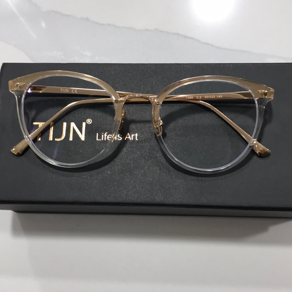 Blue light glasses